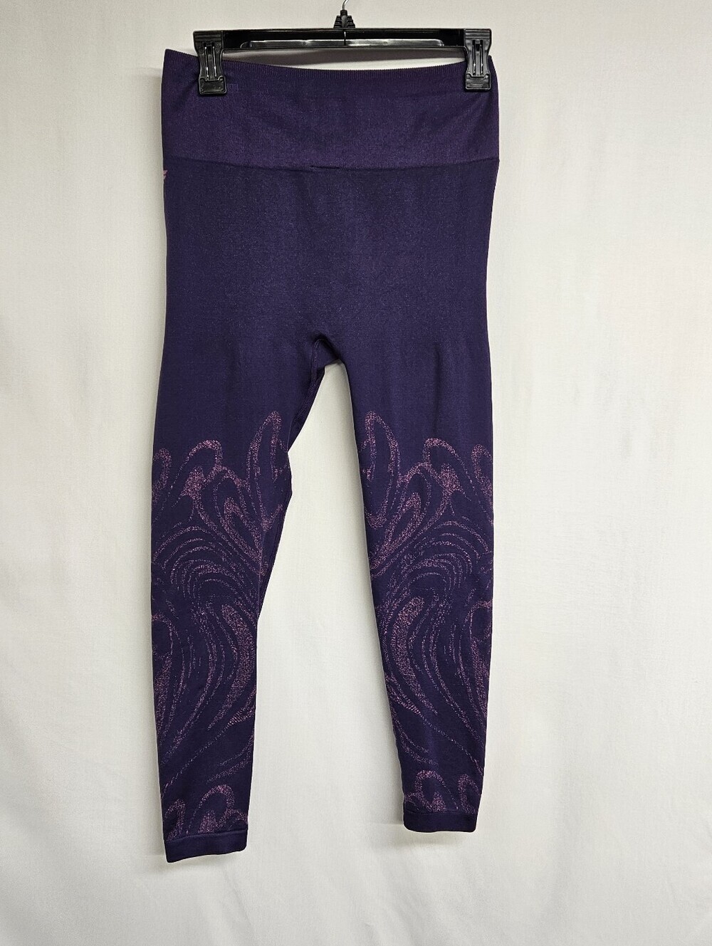 Fabletics Women's Size 26 Seamless High Waist Tight Leggings Crop Purple Jaquard